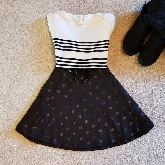 Wet Seal Other - Adorable skirt!